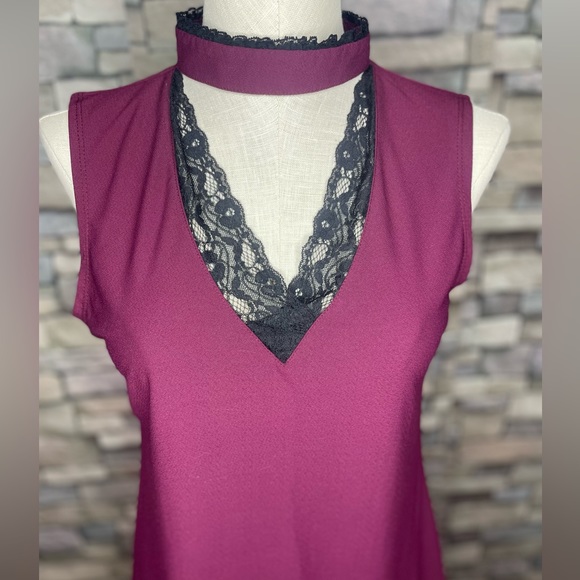 tempted hearts beautiful maroon tank top with black lace neck & choker collar - Picture 12 of 12